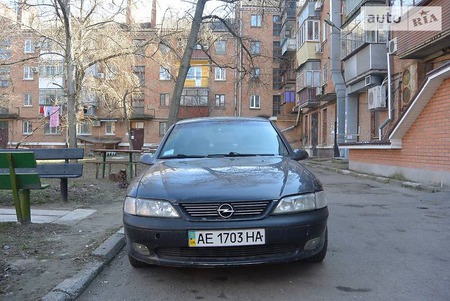 Opel Vectra 1996  випуску Дніпро з двигуном 1.8 л бензин седан механіка за 3500 долл. 