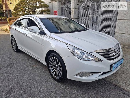 Hyundai Sonata 2013  випуску Одеса з двигуном 2 л газ седан автомат за 13500 долл. 
