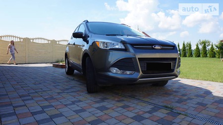 Ford Escape 2015  випуску Рівне з двигуном 2 л газ позашляховик автомат за 15450 долл. 