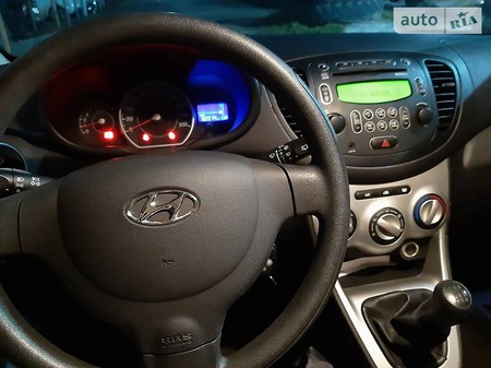 Hyundai i10 2013  випуску Дніпро з двигуном 1.2 л бензин хэтчбек механіка за 6000 долл. 