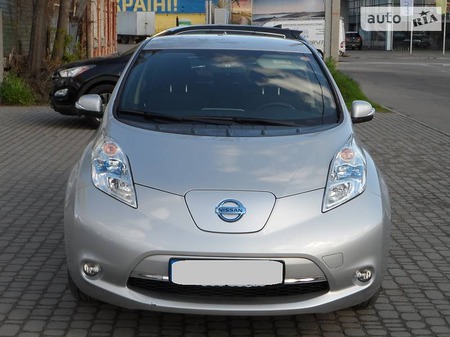 Nissan Leaf 2013  випуску Дніпро з двигуном 0 л електро хэтчбек автомат за 10200 долл. 