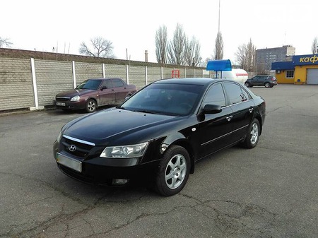 Hyundai Sonata 2007  випуску Донецьк з двигуном 2 л газ седан автомат за 8200 долл. 