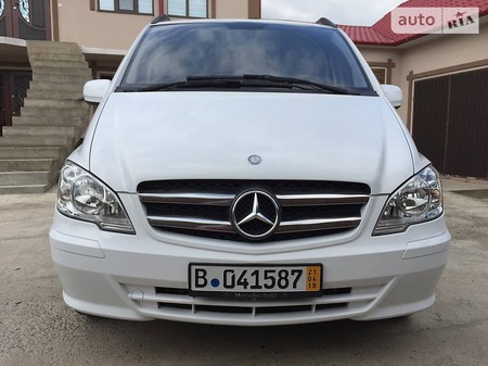 Mercedes-Benz Vito 2014  випуску Чернівці з двигуном 2.2 л дизель універсал механіка за 16500 долл. 