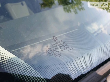 Volkswagen Passat 2012  випуску Дніпро з двигуном 2.5 л бензин седан автомат за 11800 долл. 