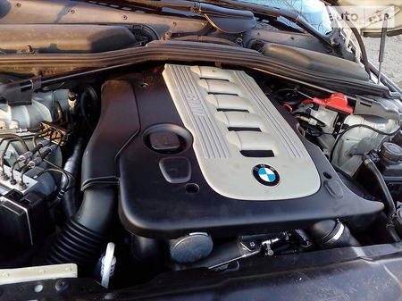 BMW 525 2004  випуску Кропивницький з двигуном 2.5 л дизель універсал автомат за 10200 долл. 