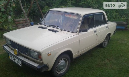 Lada 2105 1987  випуску Львів з двигуном 1.3 л газ седан механіка за 850 долл. 