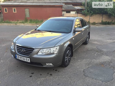 Hyundai Sonata 2008  випуску Чернігів з двигуном 2 л бензин седан механіка за 7400 долл. 