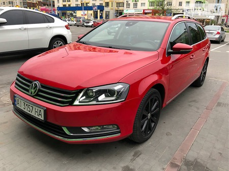 Volkswagen Passat 2012  випуску Київ з двигуном 1.4 л газ універсал автомат за 12999 долл. 