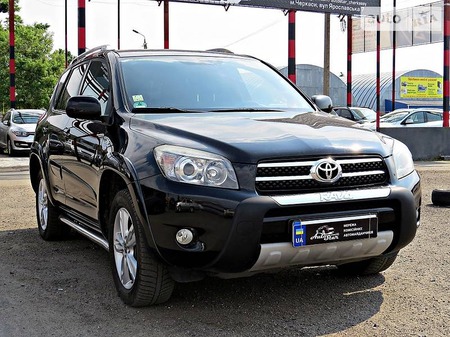 Toyota RAV 4 2007  випуску Черкаси з двигуном 2.2 л дизель позашляховик механіка за 11300 долл. 