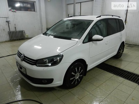 Volkswagen Touran 2012  випуску Запоріжжя з двигуном 1.4 л газ мінівен механіка за 12800 долл. 