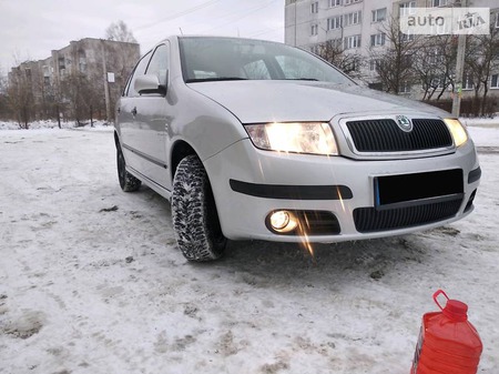 Skoda Fabia 2006  випуску Львів з двигуном 1.2 л газ хэтчбек механіка за 5600 долл. 