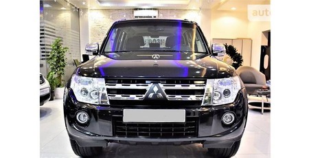 Mitsubishi Pajero 2012  випуску Київ з двигуном 3.5 л бензин позашляховик автомат за 20500 долл. 