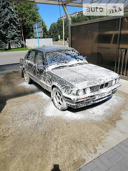 BMW 316 1986  випуску Івано-Франківськ з двигуном 1.6 л бензин седан механіка за 2100 долл. 