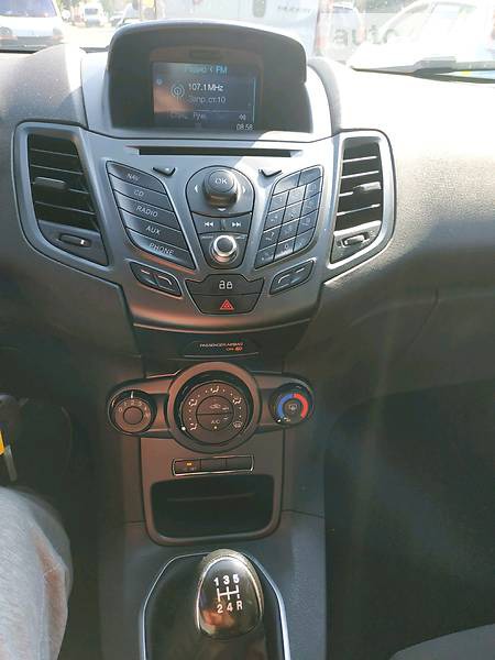 Ford Fiesta 2014  випуску Житомир з двигуном 1.6 л дизель хэтчбек механіка за 8300 долл. 