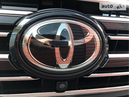 Toyota Land Cruiser 2017  випуску Дніпро з двигуном 4.5 л дизель позашляховик автомат за 79000 долл. 