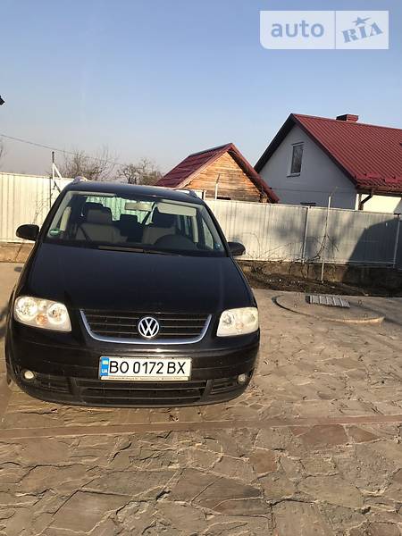 Volkswagen Touran 2004  випуску Тернопіль з двигуном 2 л дизель седан механіка за 7000 долл. 