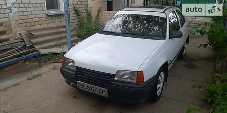 Opel Kadett 1988  випуску Миколаїв з двигуном 1.3 л газ хэтчбек механіка за 1500 долл. 