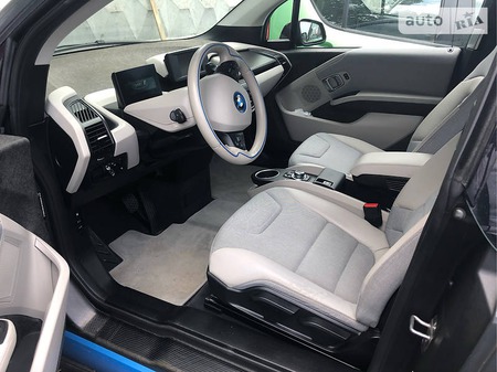BMW i3 2015  випуску Львів з двигуном 0.7 л гібрид хэтчбек  за 23500 долл. 