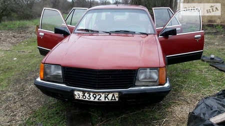 Opel Senator 1982  випуску Полтава з двигуном 2 л газ седан механіка за 2200 долл. 