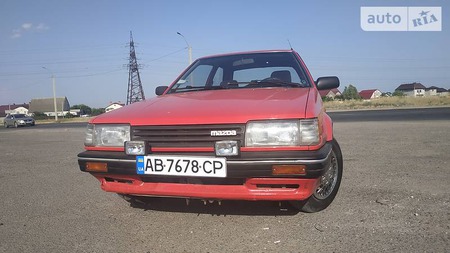 Mazda 323 1988  випуску Одеса з двигуном 1.3 л газ хэтчбек автомат за 1850 долл. 