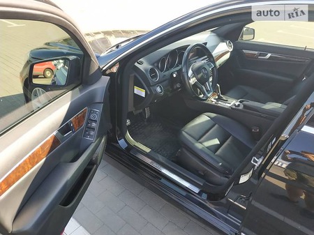 Mercedes-Benz C 250 2012  випуску Суми з двигуном 1.8 л бензин седан автомат за 15800 долл. 