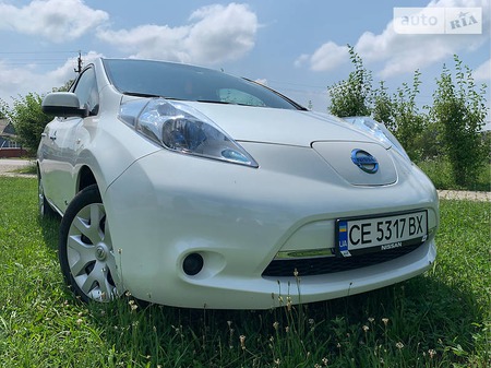 Nissan Leaf 2014  випуску Чернівці з двигуном 1 л електро хэтчбек автомат за 11000 долл. 