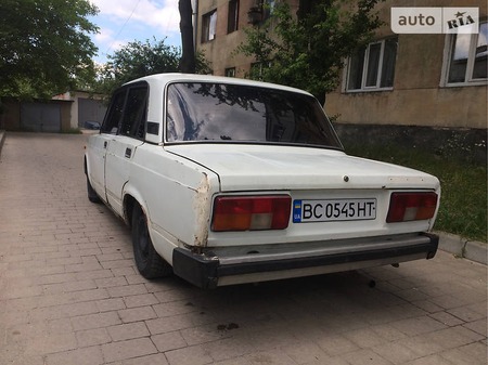 Lada 2105 1990  випуску Львів з двигуном 1.3 л газ седан механіка за 17500 грн. 