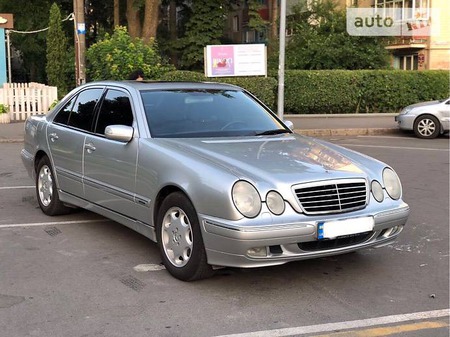 Mercedes-Benz E 240 2001  випуску Вінниця з двигуном 2.4 л бензин седан автомат за 6700 долл. 