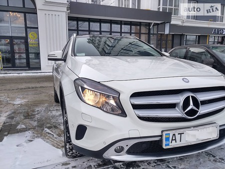 Mercedes-Benz GLA клас 2015  випуску Івано-Франківськ з двигуном 0 л бензин позашляховик автомат за 25600 долл. 