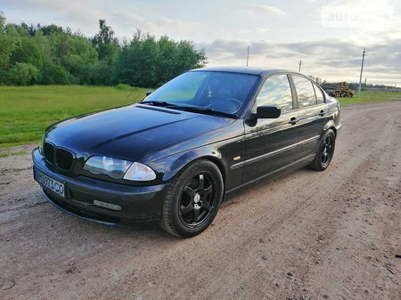 BMW 318 1999  випуску Житомир з двигуном 1.9 л газ седан механіка за 4800 долл. 