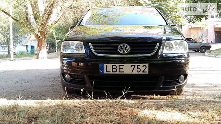 Volkswagen Touran 2004  випуску Луганськ з двигуном 2 л бензин мінівен механіка за 4500 долл. 