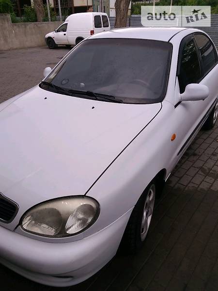 Daewoo Lanos 2002  випуску Чернівці з двигуном 1.3 л газ седан механіка за 2500 долл. 