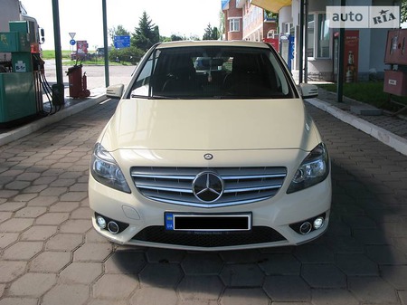 Mercedes-Benz B 180 2013  випуску Львів з двигуном 1.8 л дизель хэтчбек автомат за 11900 долл. 