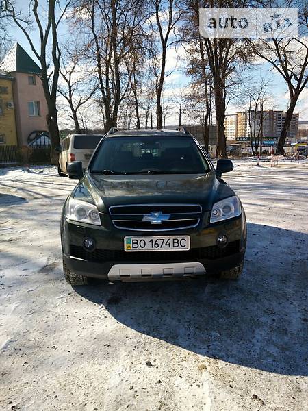 Chevrolet Captiva 2007  випуску Тернопіль з двигуном 2.4 л газ позашляховик автомат за 9190 долл. 