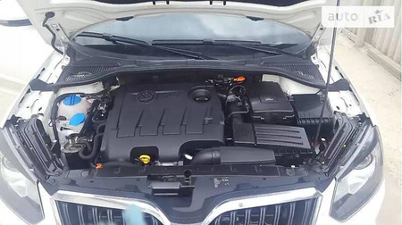 Skoda Yeti 2014  випуску Херсон з двигуном 1.6 л дизель універсал автомат за 12000 долл. 