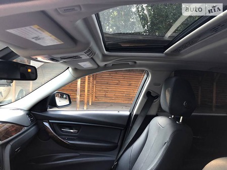 BMW 328 2015  випуску Київ з двигуном 2 л бензин седан автомат за 16400 долл. 