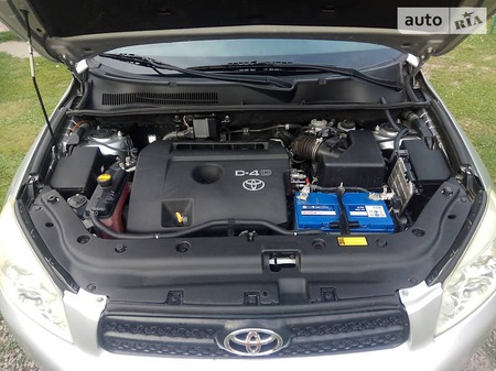 Toyota RAV 4 2007  випуску Кропивницький з двигуном 2 л дизель седан механіка за 11800 долл. 