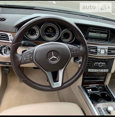 Mercedes-Benz E 250 2013  випуску Київ з двигуном 2.2 л дизель седан автомат за 23500 долл. 