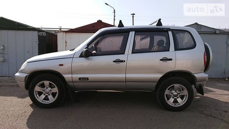 Chevrolet Niva 2008  випуску Полтава з двигуном 1.7 л газ позашляховик механіка за 4700 долл. 