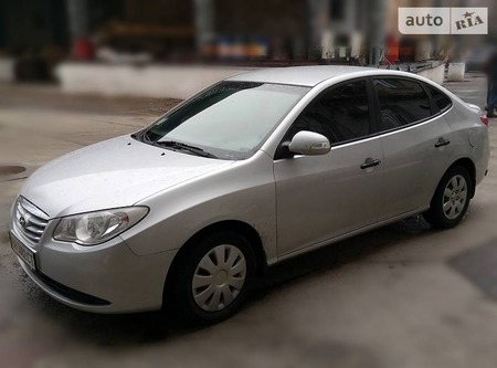 Hyundai Elantra 2010  випуску Одеса з двигуном 1.6 л газ седан механіка за 6500 долл. 