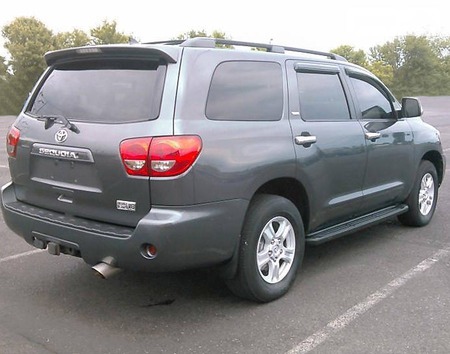Toyota Sequoia 2013  випуску Київ з двигуном 5.7 л бензин позашляховик автомат за 34000 долл. 