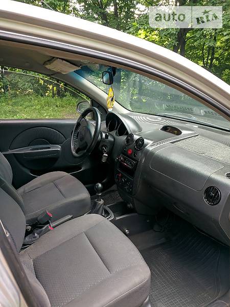 Chevrolet Aveo 2006  випуску Хмельницький з двигуном 1.5 л газ седан механіка за 3999 долл. 