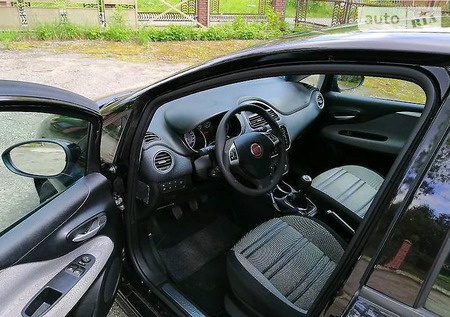 Fiat Punto EVO 2011  випуску Львів з двигуном 1.3 л дизель хэтчбек механіка за 6350 долл. 