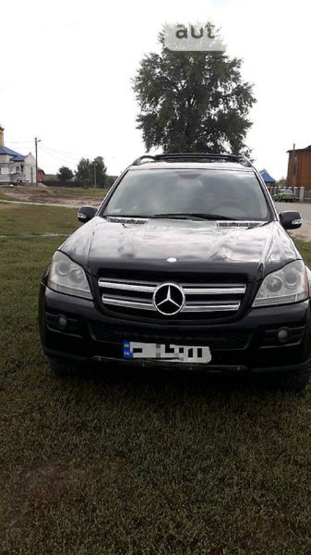 Mercedes-Benz GL 450 2007  випуску Київ з двигуном 4.7 л газ позашляховик автомат за 15700 долл. 