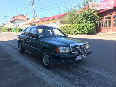 Mercedes-Benz 190 1990  випуску Львів з двигуном 2 л газ седан механіка за 3000 долл. 