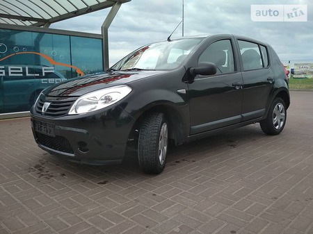 Dacia Sandero 2010  випуску Полтава з двигуном 1.5 л дизель хэтчбек механіка за 5399 долл. 