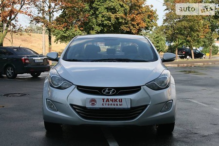 Hyundai Elantra 2012  випуску Київ з двигуном 1.8 л газ седан механіка за 10450 долл. 