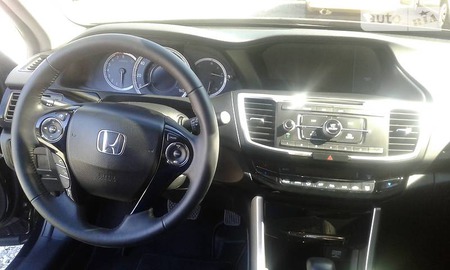 Honda Accord 2016  випуску Кропивницький з двигуном 2.4 л бензин седан автомат за 17100 долл. 