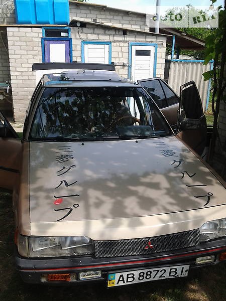 Mitsubishi Galant 1986  випуску Дніпро з двигуном 1.6 л газ седан механіка за 1550 долл. 