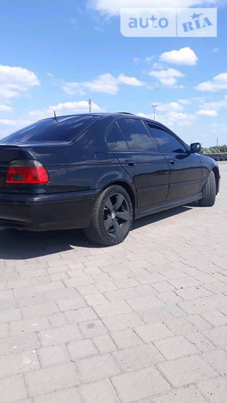 BMW 535 2002  випуску Львів з двигуном 3.5 л бензин седан автомат за 6699 долл. 